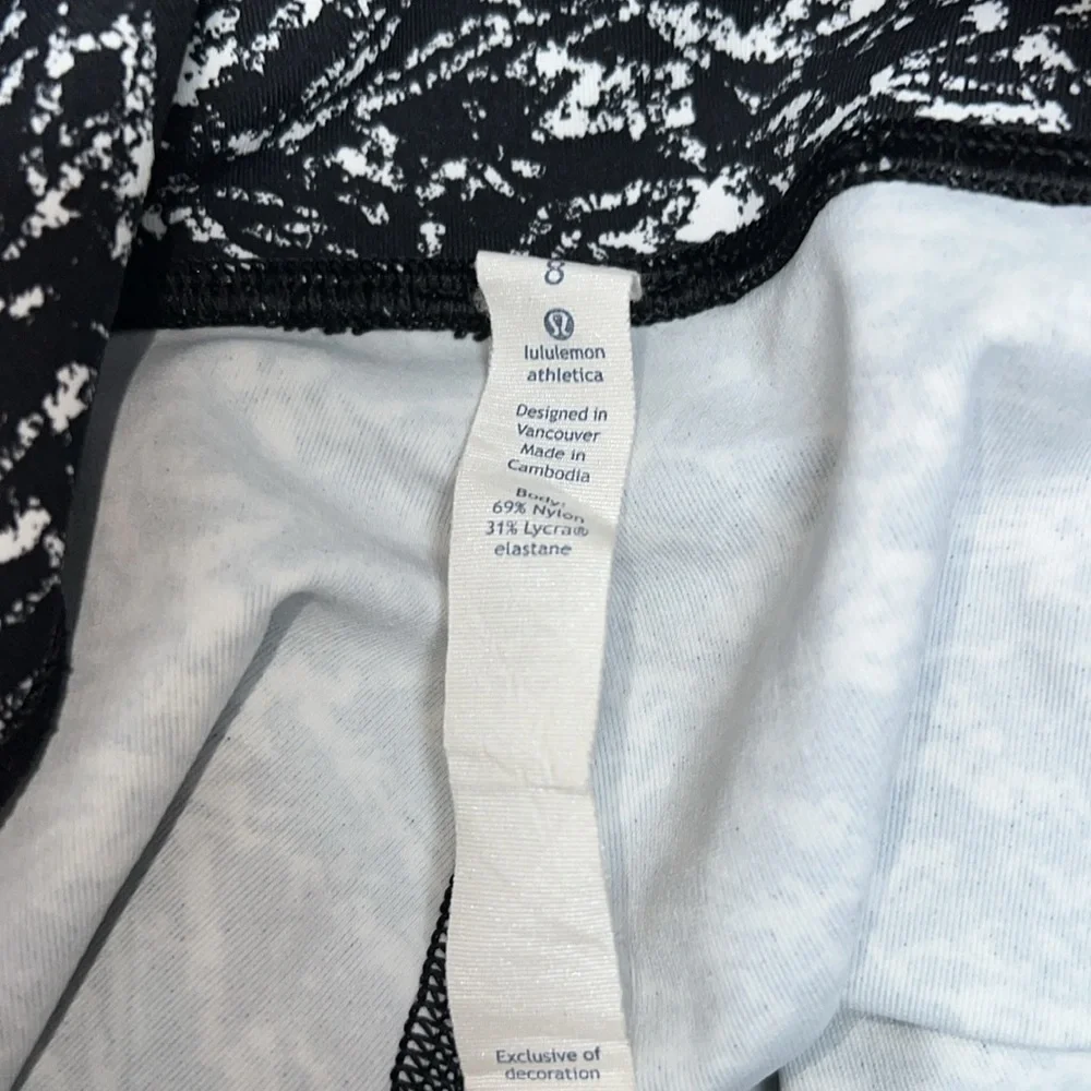 Lululemon Athletica Wunder under in ice wave Black and White Leggings size 8
